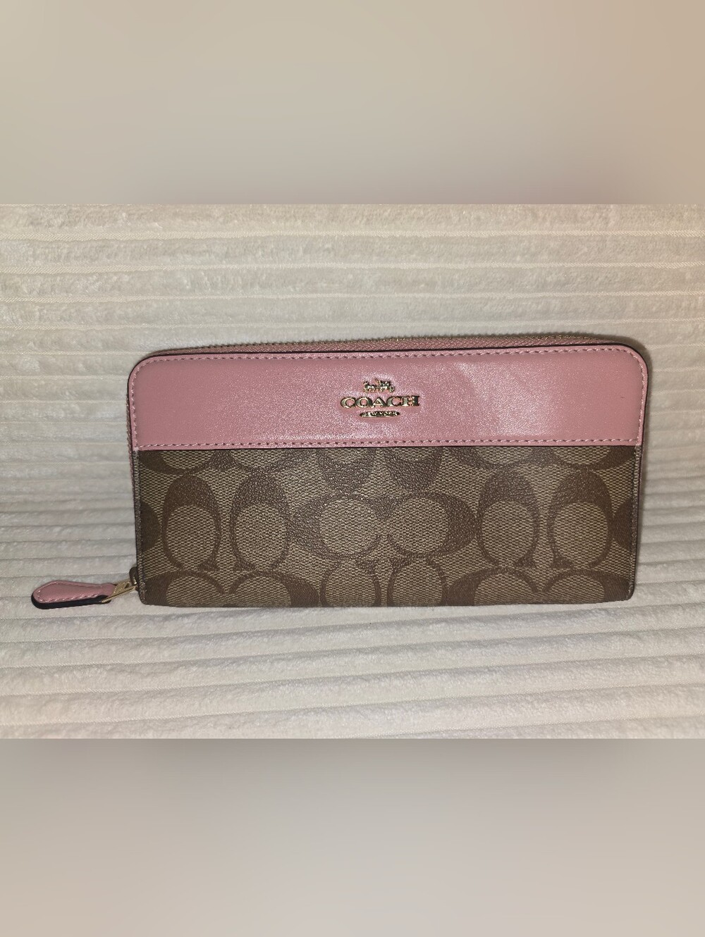 Coach Sig Accordion Zip Arround Wallet Khaki/Blush - Picture 2 of 4